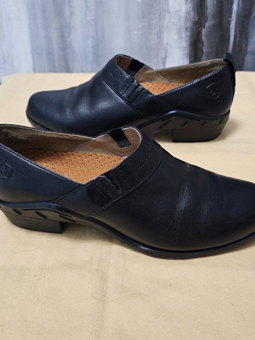 Ariat Black Leather Slip-On Clogs Mules Professional Comfort Women's Size 8 - Picture 3 of 7
